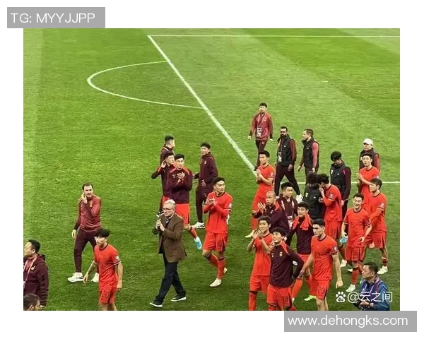 国足客场挑战伊朗世预赛全力争胜展现团队精神